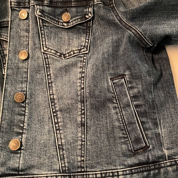 Celebrity Pink Womens Fitted Blue Denim Jean Jacket Size Medium - Picture 4 of 5